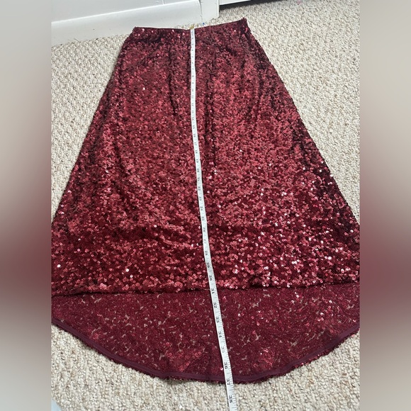 C wonder by Christian Siriano Burgundy High-Low Sequin Skirt size s - Picture 6 of 7